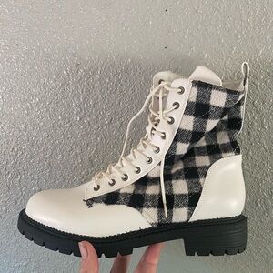 Rock and Candy women’s 11